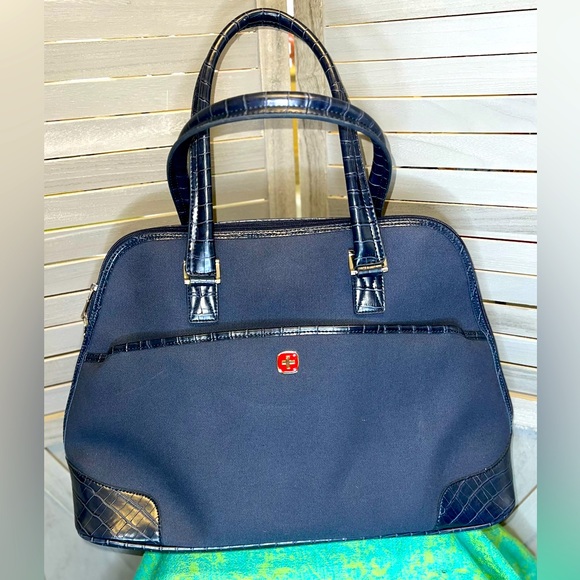SwissGear Handbags - 🤩 NEW ITEM! SwissGear Navy Blue Bag